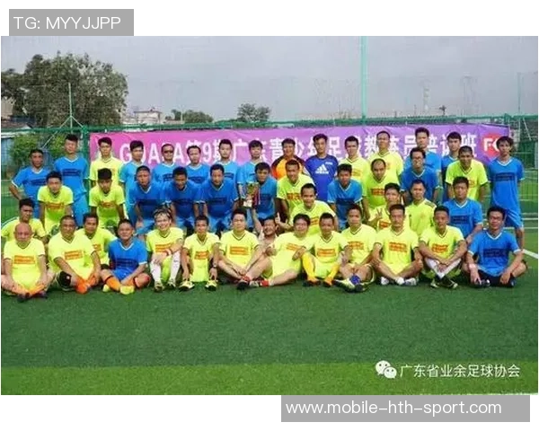 足球教练黄的执教之路与青训理念探讨如何培养未来足球人才 足球教练黄的执教之路与青训理念探讨如何培养未来足球人才